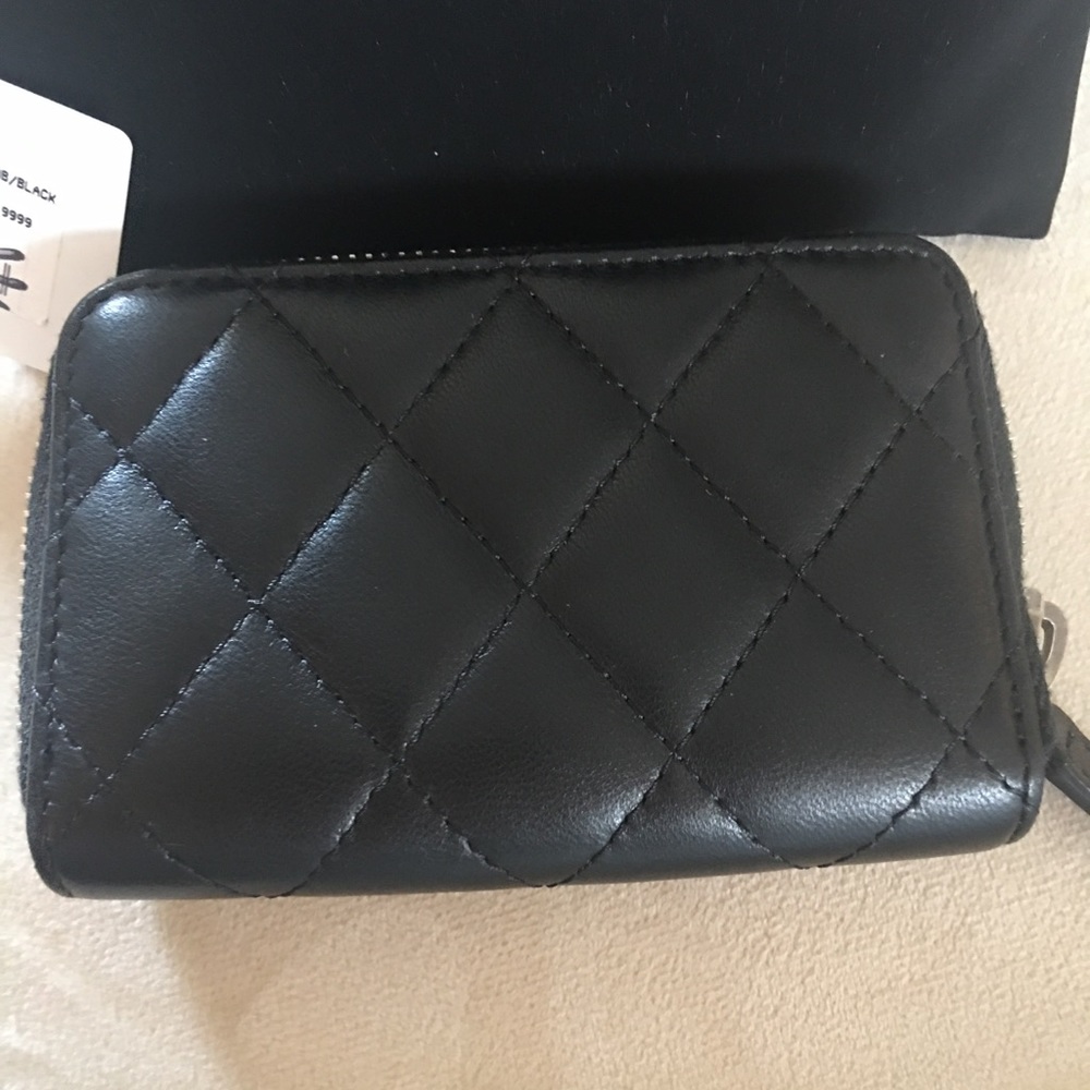 Chanel Lambskin Leather Quilted Coin Purse. Only used 2X . - Picture 6 of 7